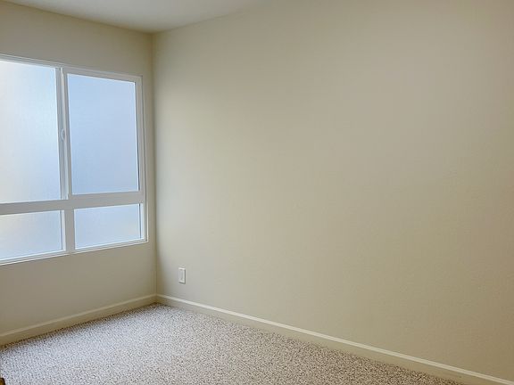 5th image of 429 43rd Ave APT 2