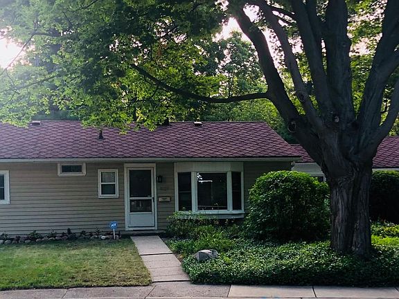 2nd image of 1927 Brock Ct
