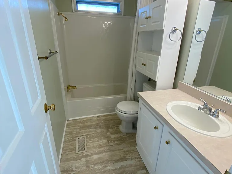 23 McCormick Rd — Photo 5