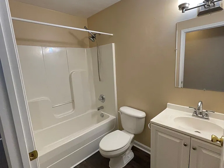 710 Finzer St — Photo 8