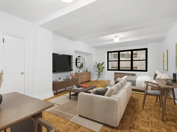 307 E 44th St, New York, NY