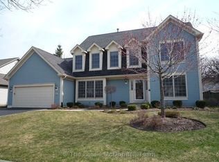 141 S Old Creek Rd, Vernon Hills, IL 60061