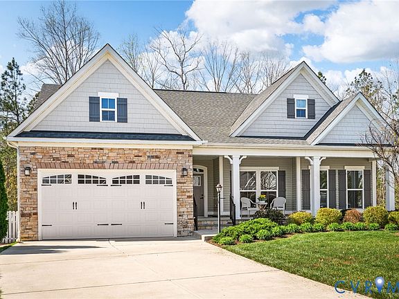 2nd image of 17531 Great Falls Cir