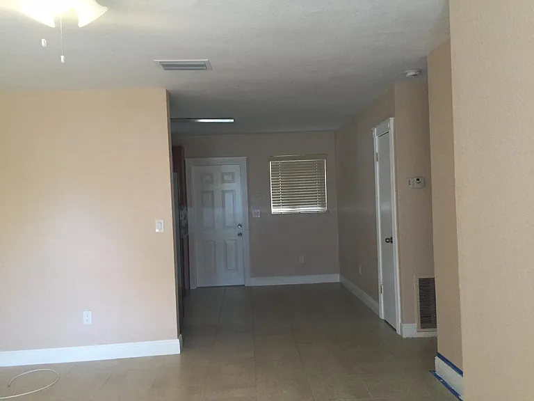 3700 SW 14th St #2 — Photo 10