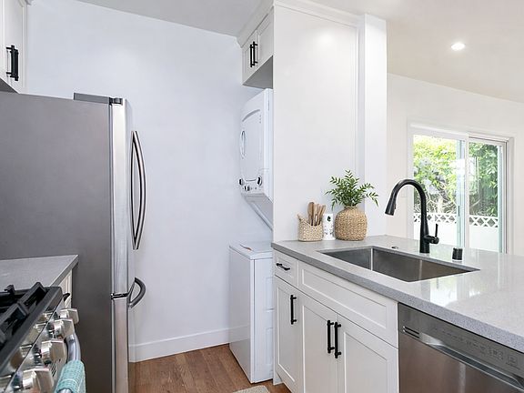 3rd image of 811 Euclid St #811