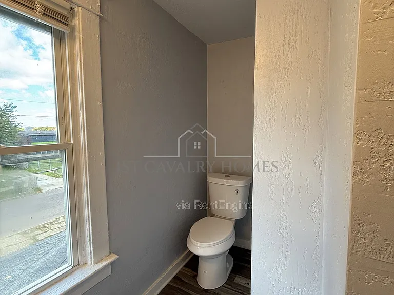 1305 Curtis St — Photo 16