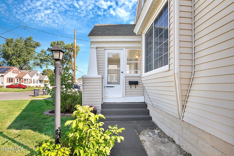 4th image of 2812 Edgewood Avenue