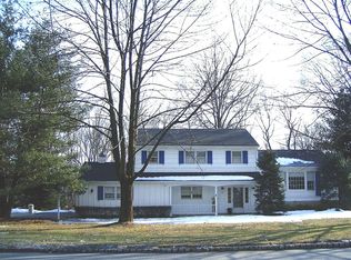 10 Tiffany Dr, East Hanover, NJ 07936