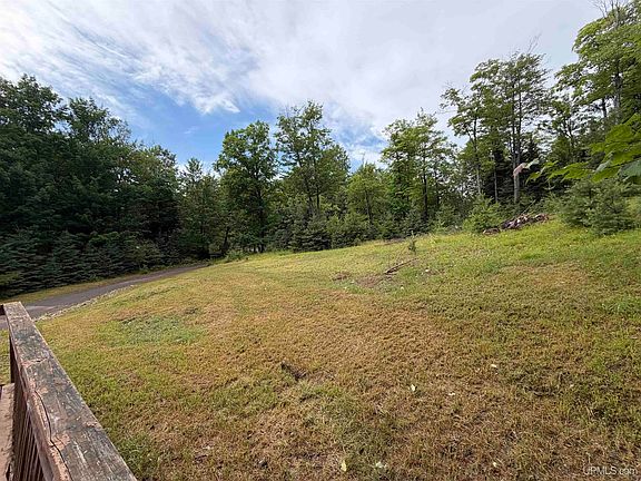 4th image of 543 Maplewood Dr