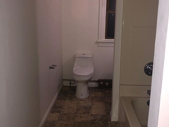 3rd image of 2253 Boas St #B