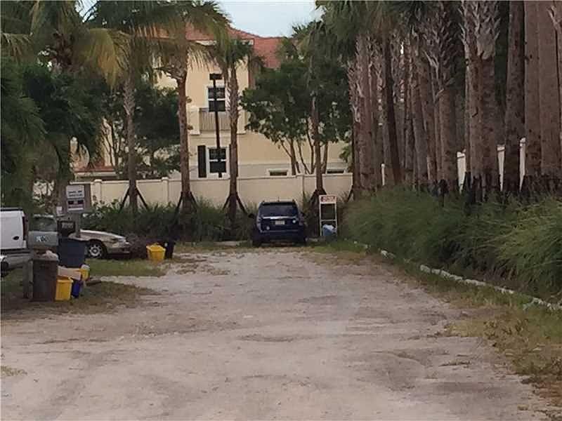 2nd image of 104 Miller Rd