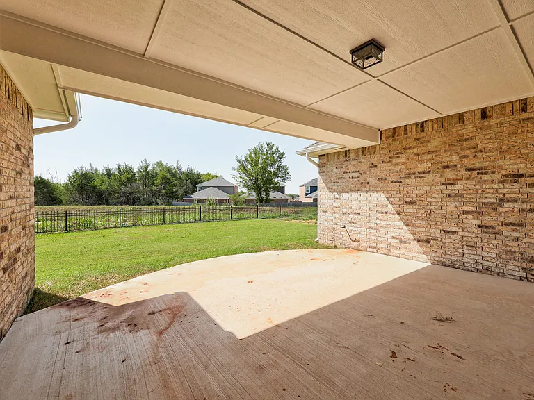 2728 Dunham Dr — Photo 46