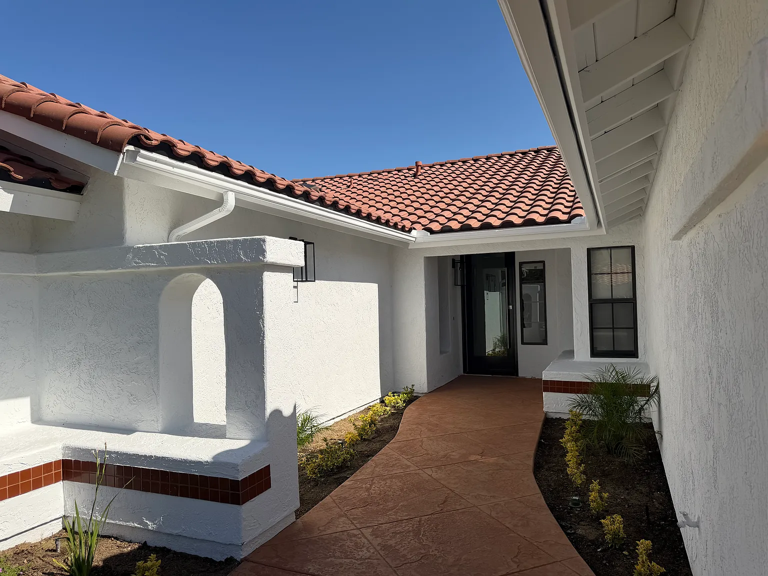 3 bed, 2035 sqft, $4,800 — Photo 4