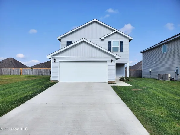 2320 Gladiolus St, Ocean Springs, MS 39564