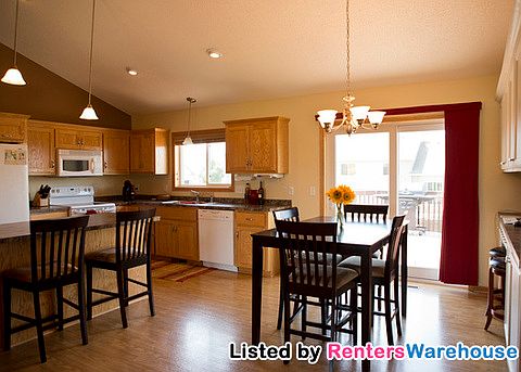 3rd image of 2424 Harbor Dr