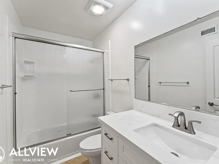 16661 Bartlett Ln — Photo 14