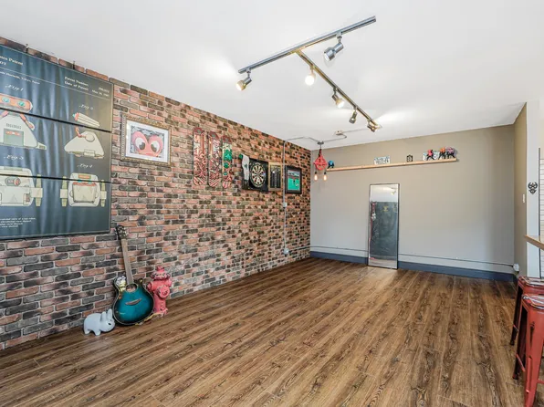 9707 Fourth Avenue image 4 of 20