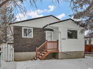 1421 Hnatyshyn Ave, Saskatoon, SK S7L4G6