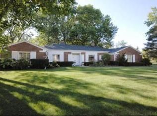 8 Oxford Dr, Lincolnshire, IL