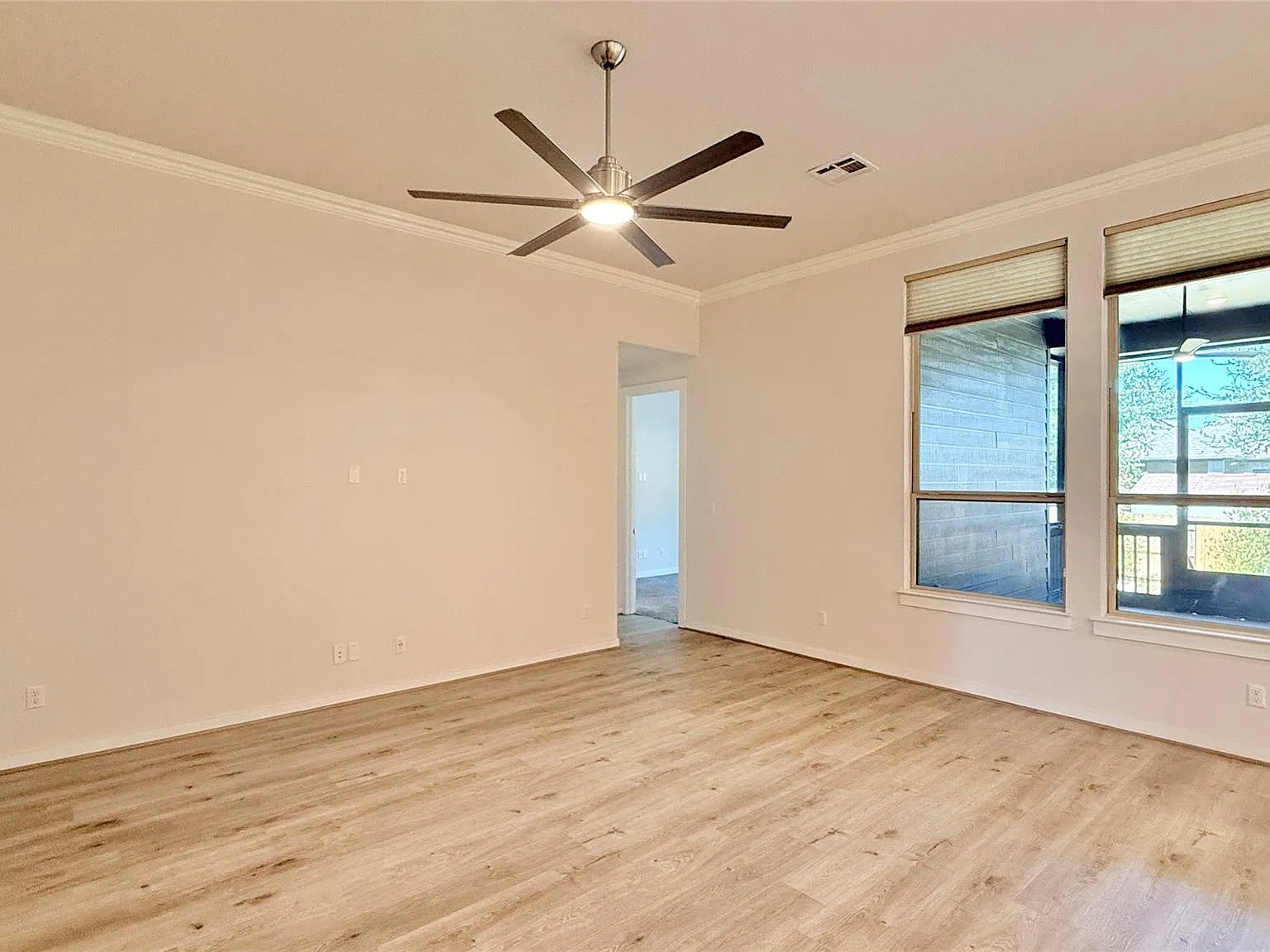 4 bed, 2.5 bath, 2080 sqft, $2,700 — Photo 4