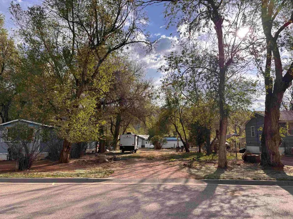 915 S Chicago St, Hot Springs, SD 57747