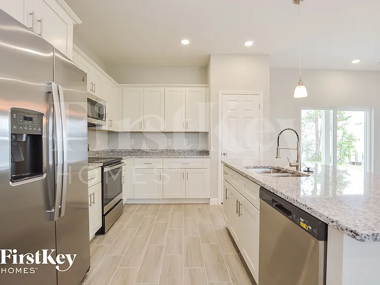 308 Camellia Ct — Photo 5