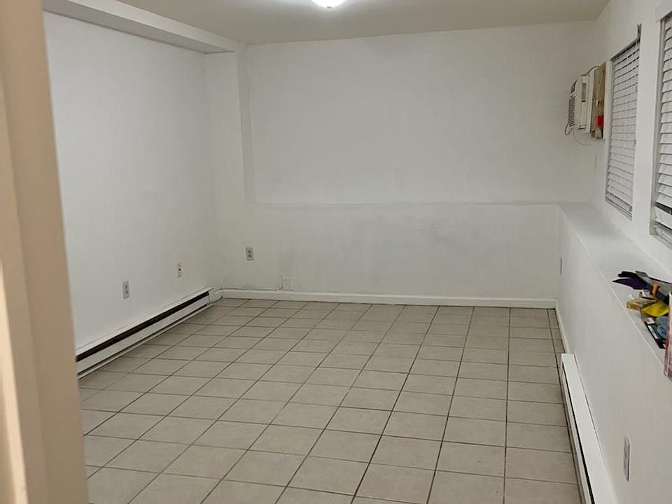 1st image of 146 Whitman Ave #1