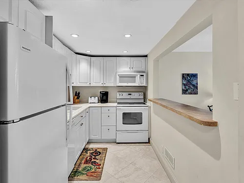 1421 S Ocean Blvd #219 Photo 1