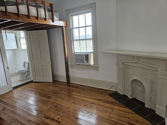 1st BEDROOM SHOWING BATHROOM AND LOFT