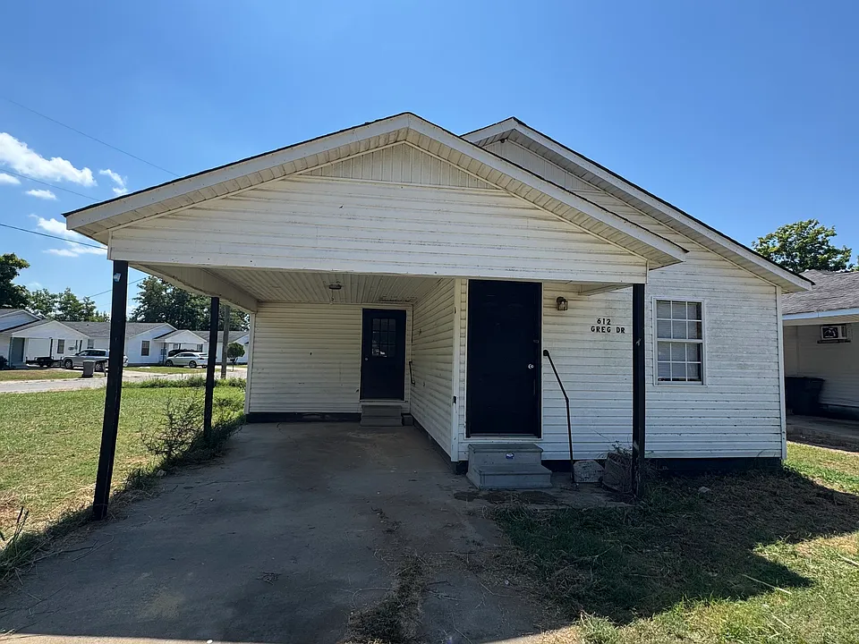 612 Greg Dr #1