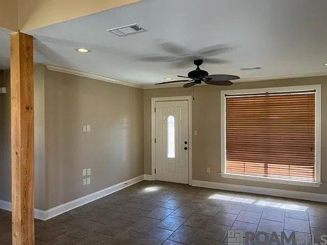 3 bed, 1075 sqft, $1,450 — Photo 1