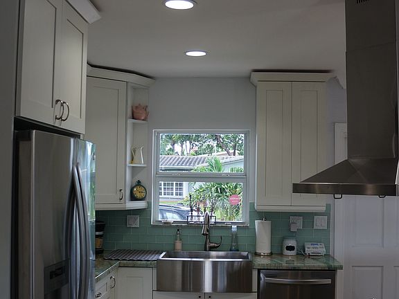4th image of 430 SE 15th Ave