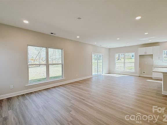 4th image of 14139 Asbury Dr