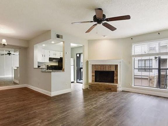 5th image of 1304 E Bayou Pkwy APT 6A
