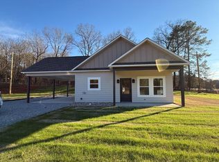 22 Barnett St, Nettleton, MS 38858