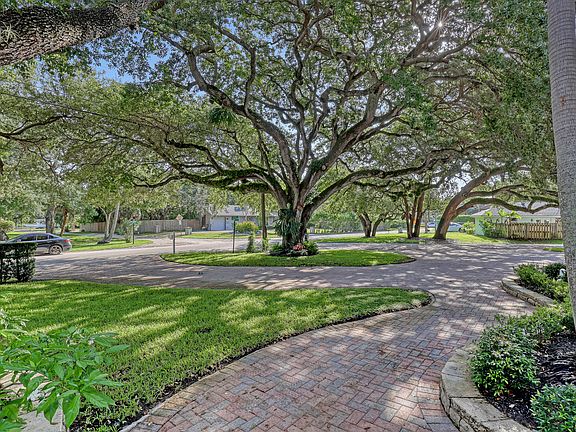 2nd image of 2338 Flamingo Road