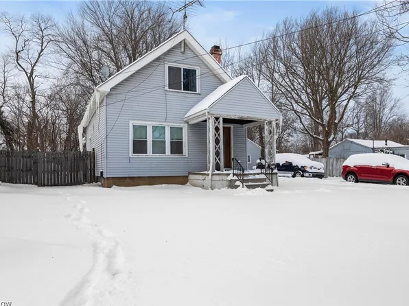 376 Taylor St, Amherst, OH 44001