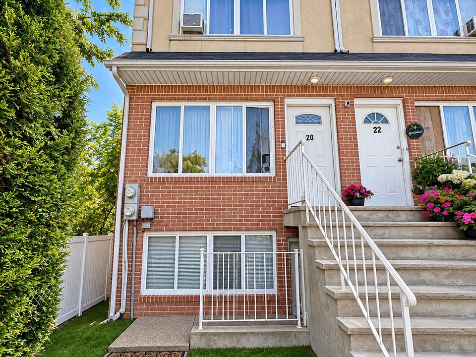 2nd image of 20 Mitchel Ln