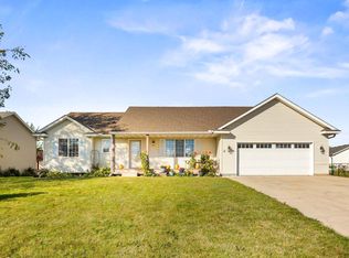 210 6th St NW, Maple Lake, MN 55358
