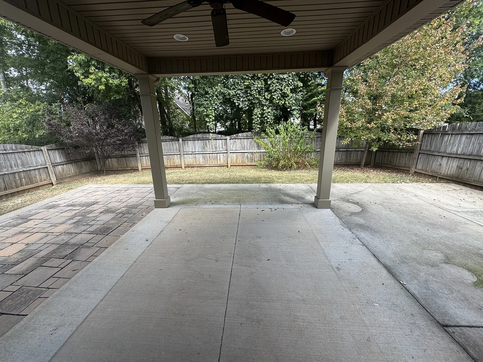 4 bed, 2.5 bath, 2451 sqft, $2,500 — Photo 3