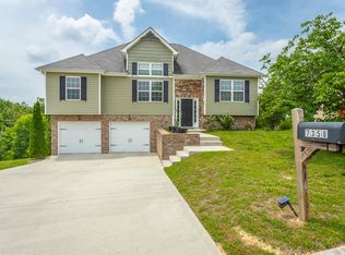 7358 Pfizer Dr, Ooltewah, TN 37363