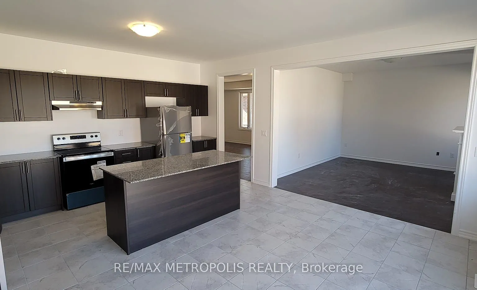 4 bed, $2,800 — Photo 3