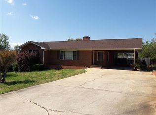 705 Evelyn Dr, Seneca, SC 29678