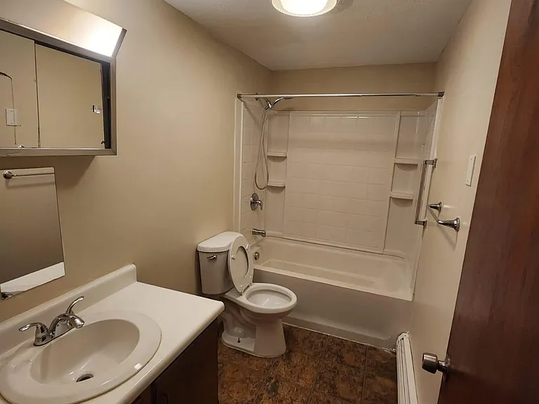 62 Ash St #1A — Photo 3