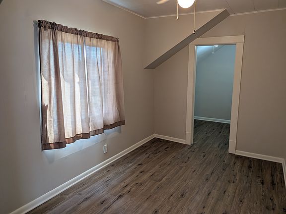 3rd image of 411 13th St N #B
