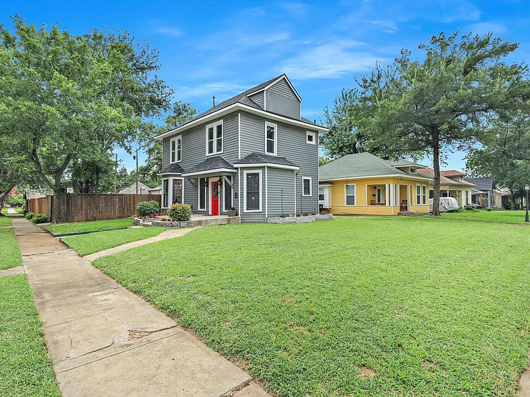1200 W Walker St — Photo 28