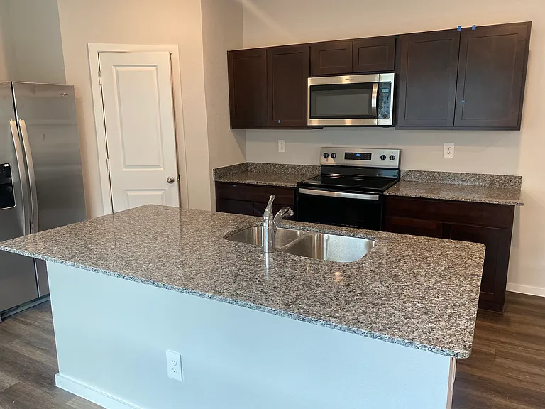 509 Pickel Dr — Photo 5