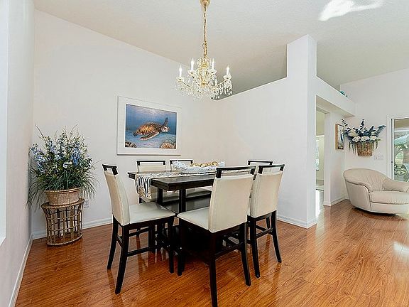 3rd image of 219 Carrera Dr