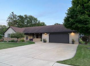 1115 Aldrin St, De Pere, WI 54115