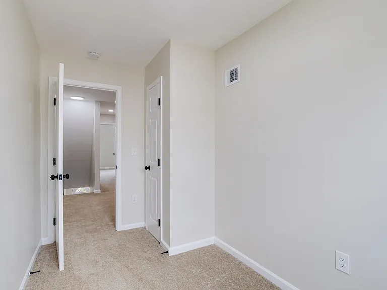 2702 Beryl Ave — Photo 15